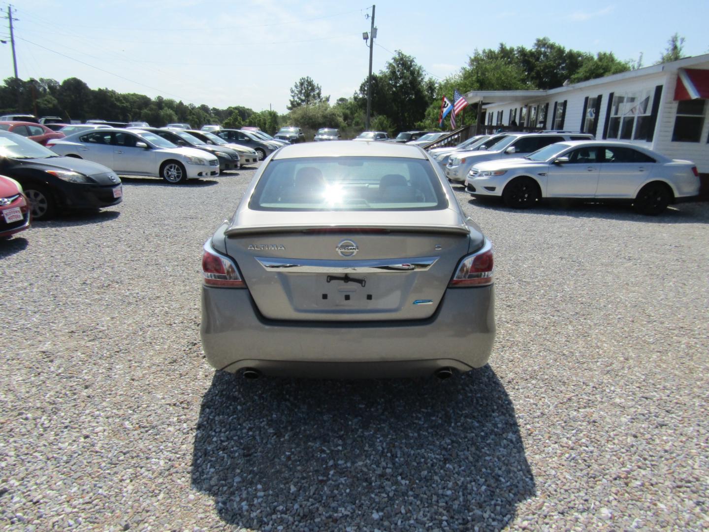 2014 Gold /Tan Nissan Altima (1N4AL3AP0EC) with an 4 CYL engine, Automatic transmission, located at 15016 S Hwy 231, Midland City, AL, 36350, (334) 983-3001, 31.306210, -85.495277 - Photo#6